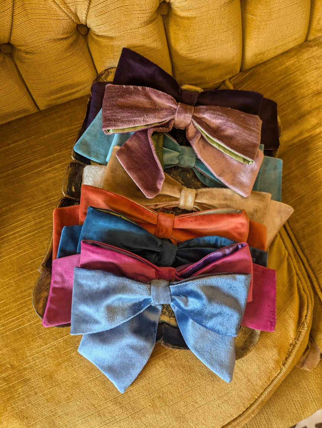 Handmade Brooches vs Fast Fashion: What’s the Difference?