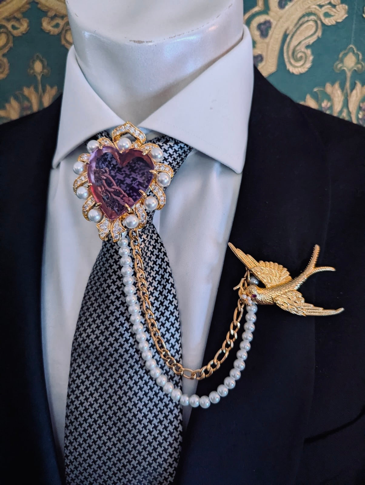 Broochella Men's Romeo and Juliet Heart Brooch Gold tone metal pearl lilac clear crystal embellishment