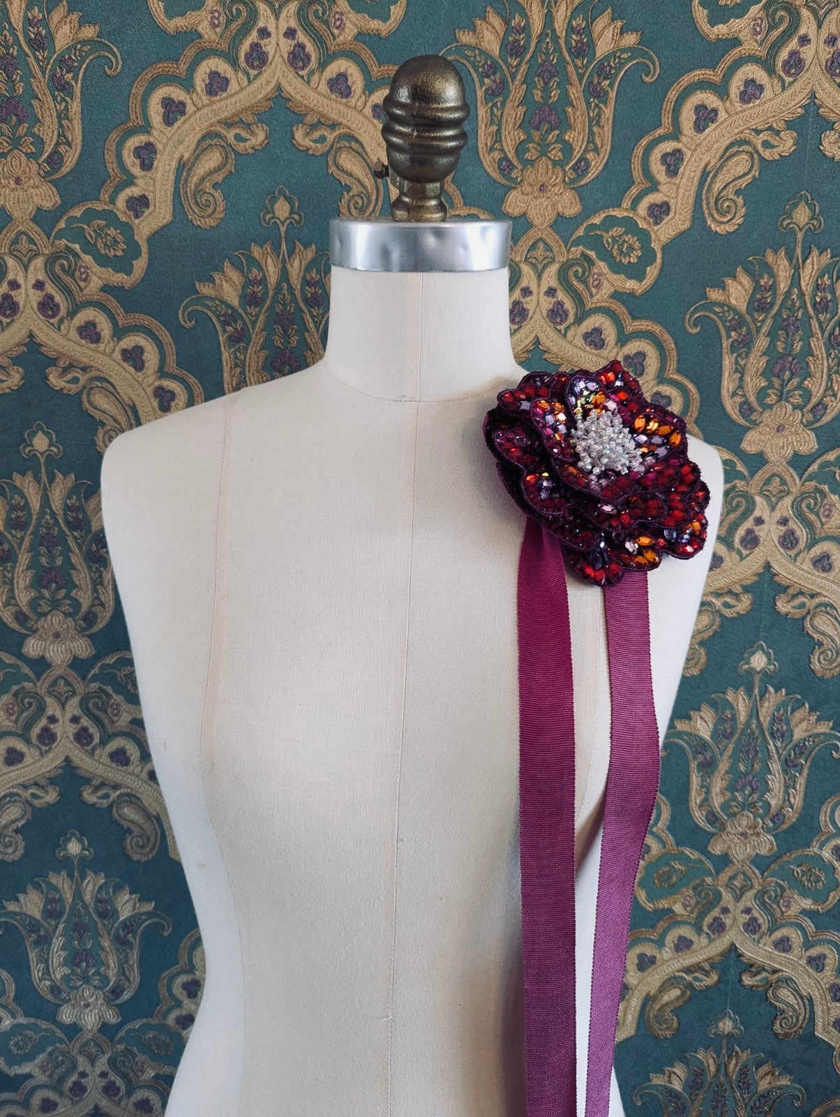 Cristallino Hand-Beaded Choker & Brooch Pin- Small