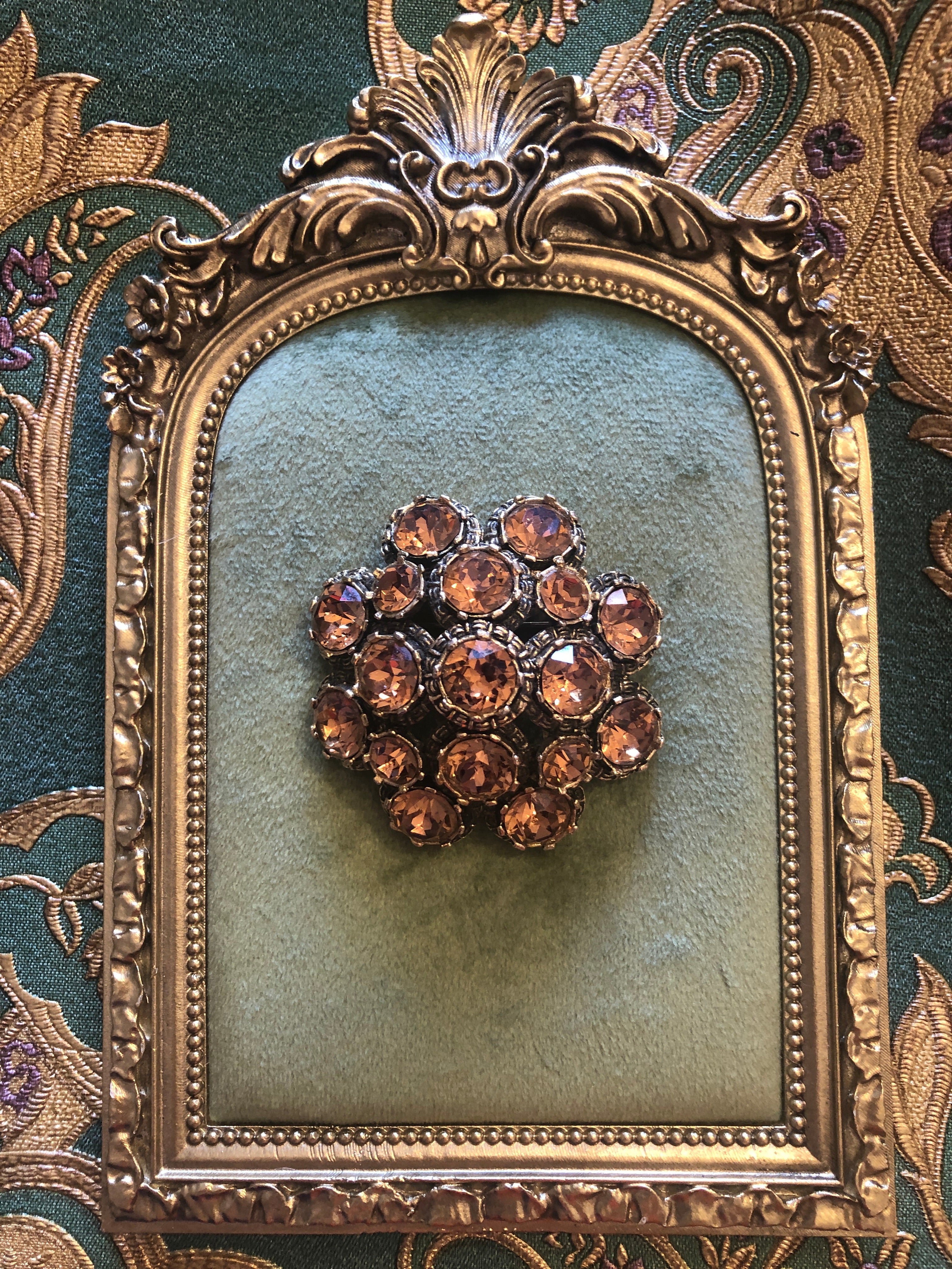 Éclat d'Ambre Paris Vintage Elizabeth Reimer Brooch