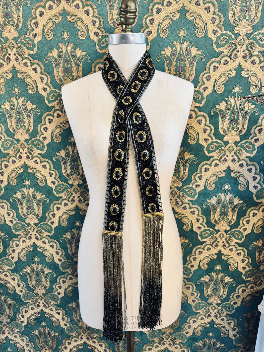 Marie Antoinette Embellished Foulard Neck-tie