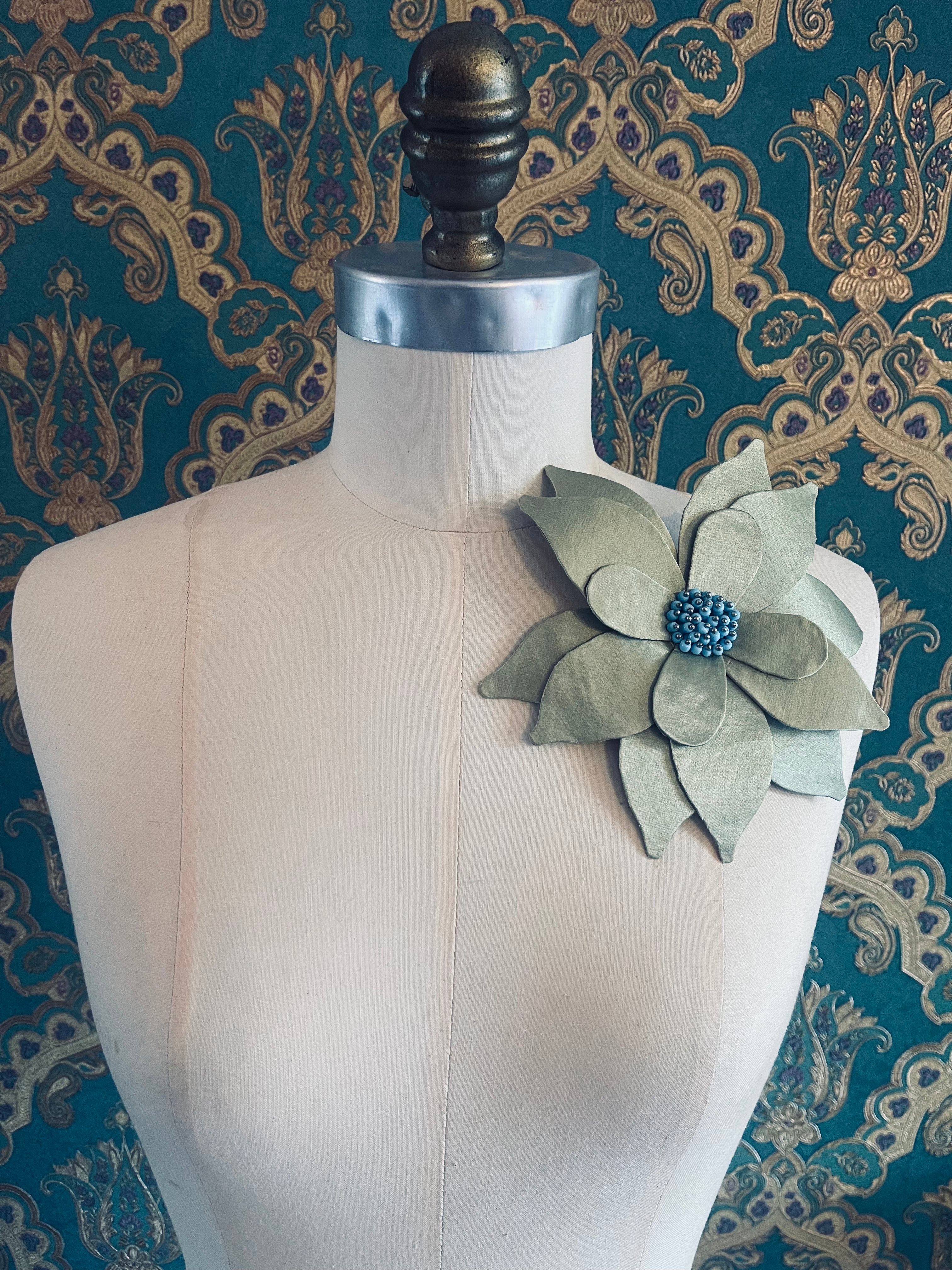 Ninfea Bejewelled Flower Brooch