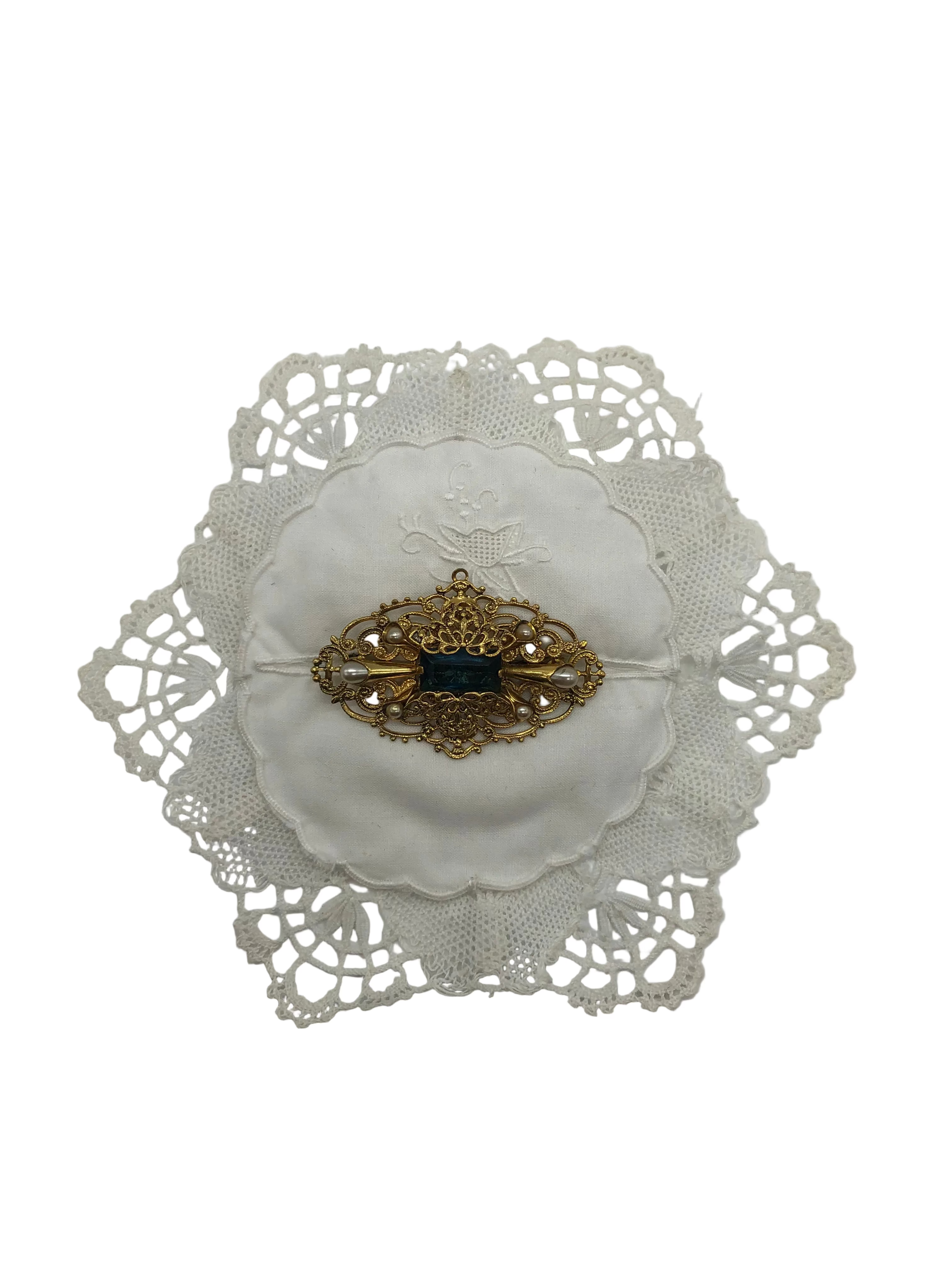 Broochella Corredi Brooch Pin 5/5 Italian Linen handmade upcycled vinatge embellishment luxury designer men's women's 