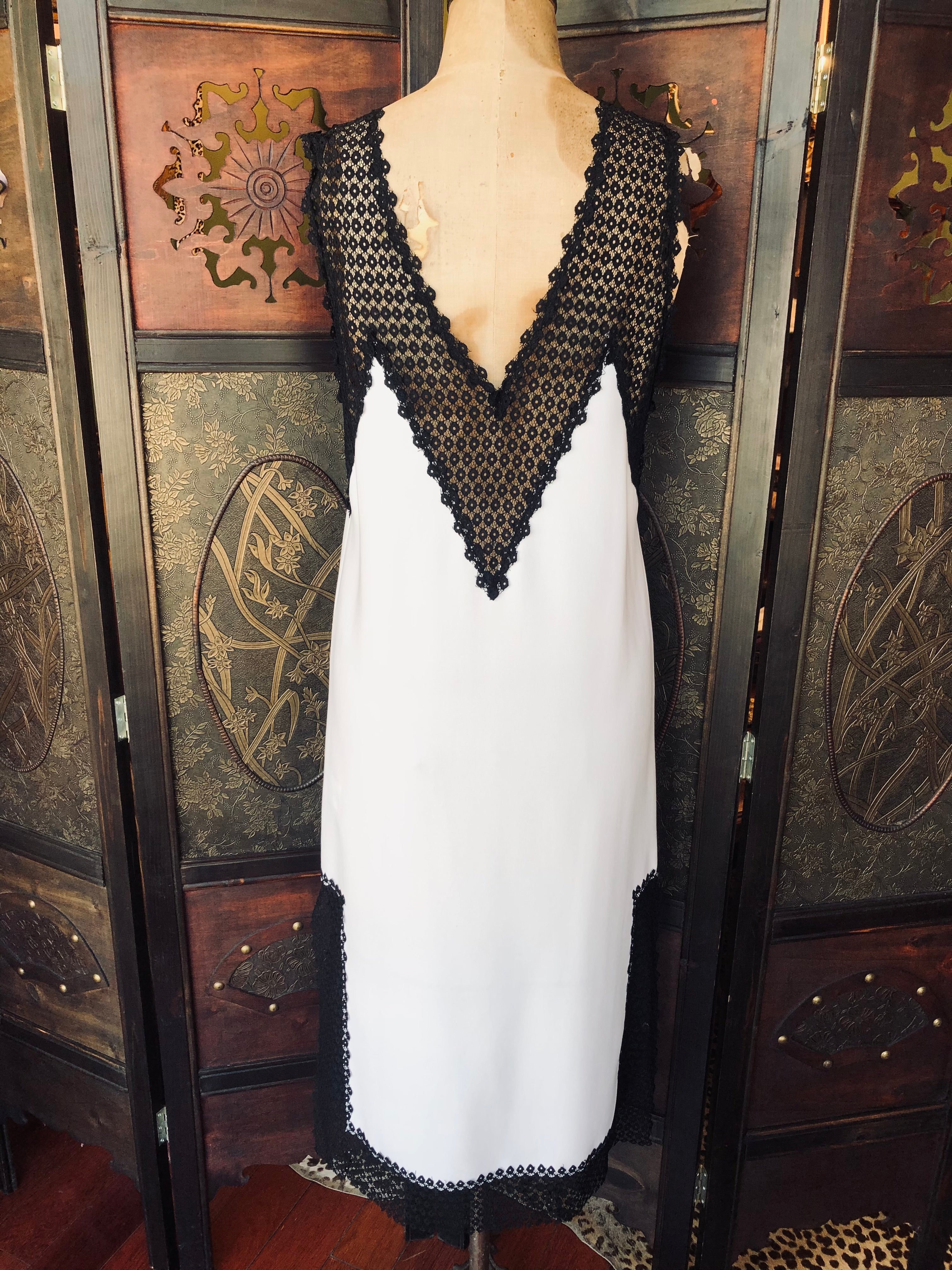 Scanlan Theodore White and Black Lace-Trim Midi Dress – AU 6