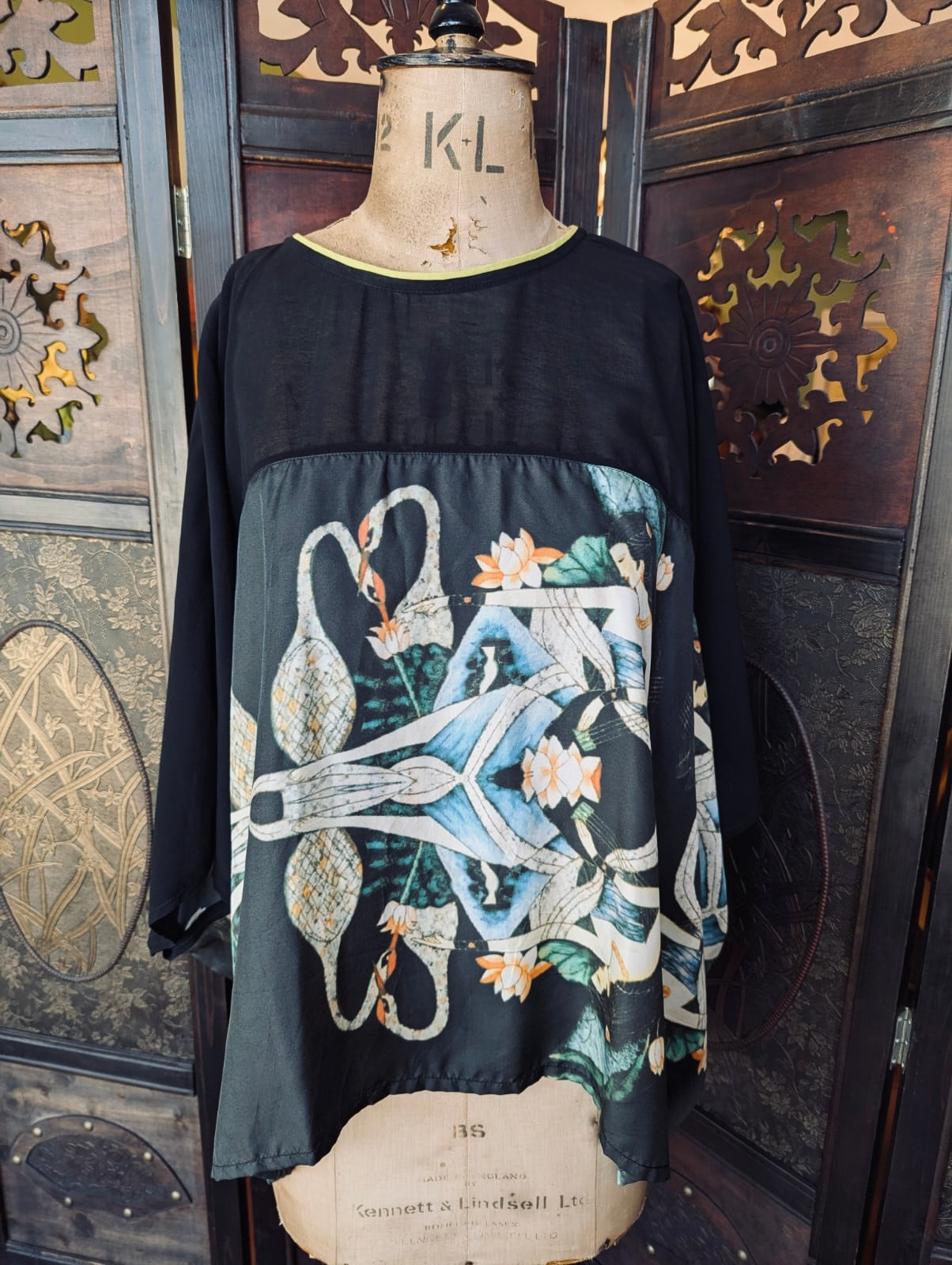 Natasha Gan Silk Printed Top – Size 6