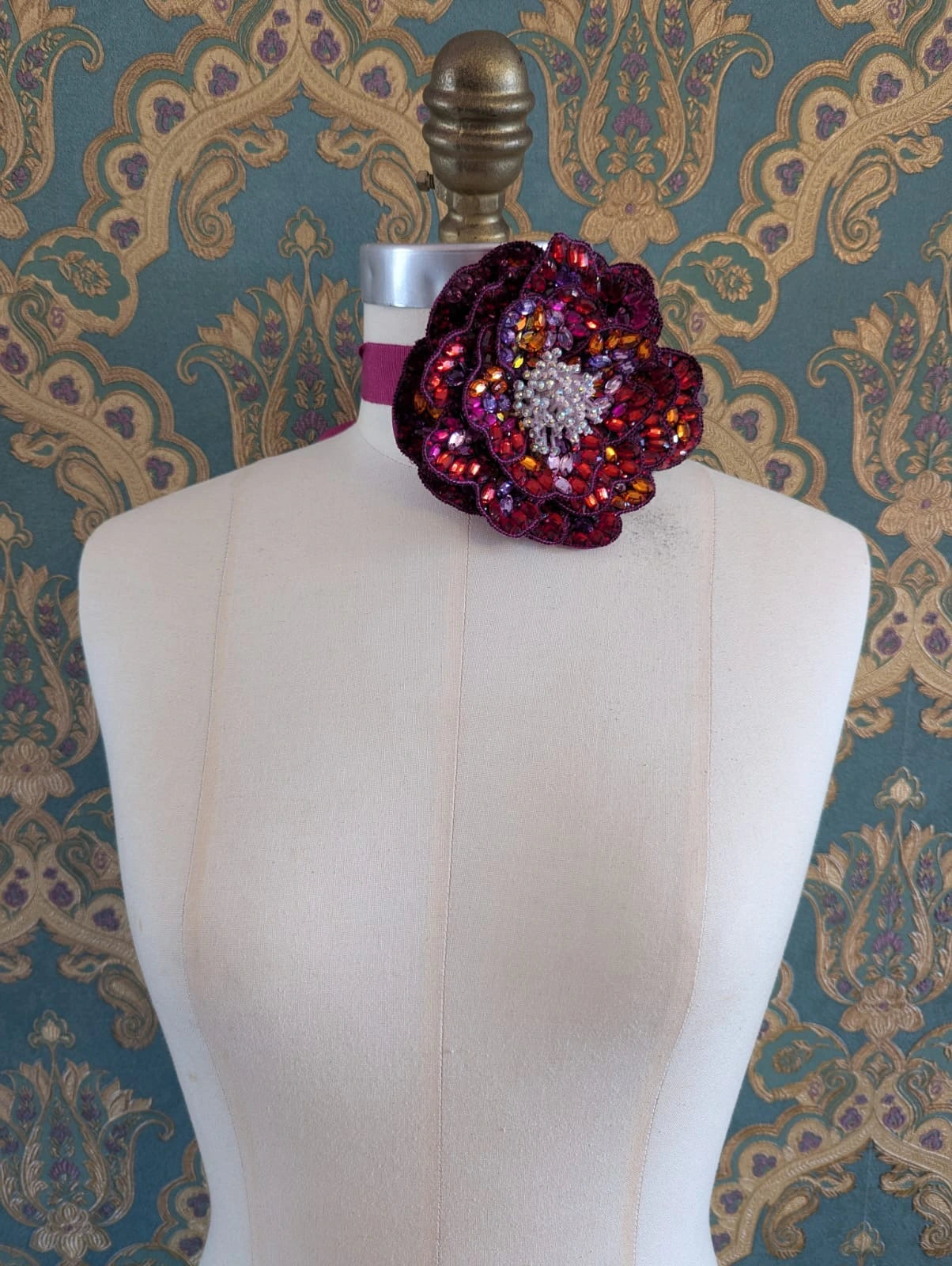 Cristallino Hand-Beaded Choker & Brooch Pin- Small