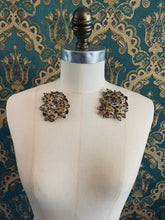 Load image into Gallery viewer, Foglie d&#39;autunno Flower Brooch (set)
